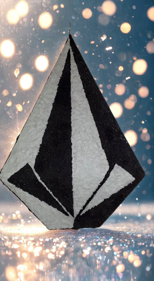 🖤 Volcom Diamond Piñata